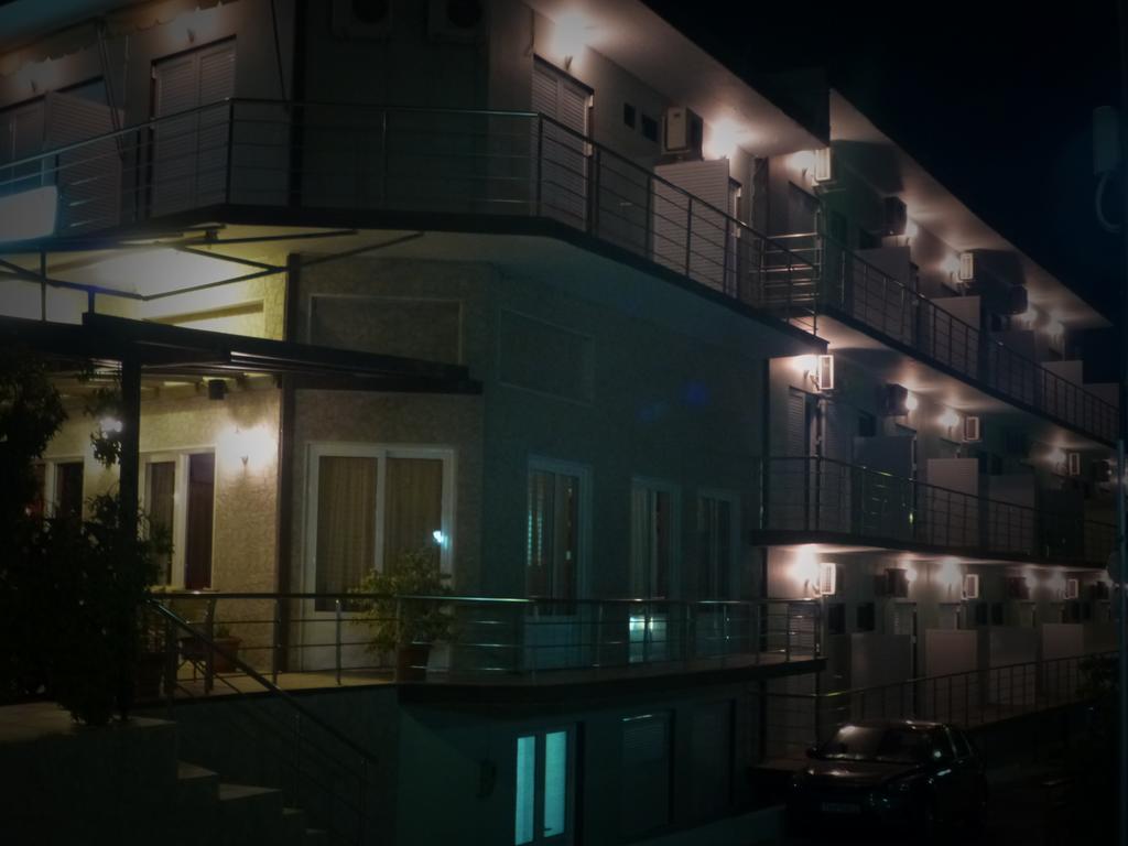 Hotel Neon Astron カメナブルナ エクステリア 写真